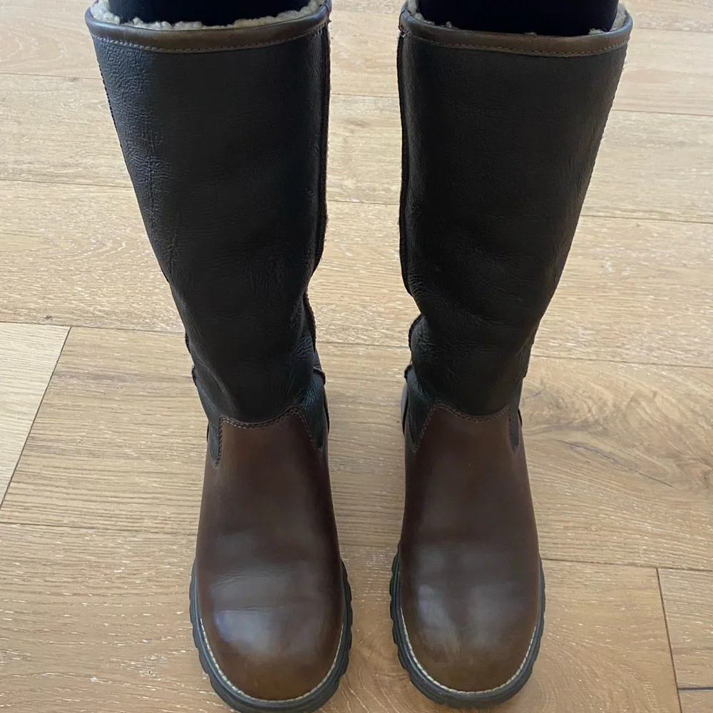 *FLAW* UGG BROOKS (BROWN) LEATHER SHEARLING TALL BOOTS (8) **PRICE FIRM** - Picture 5 of 12